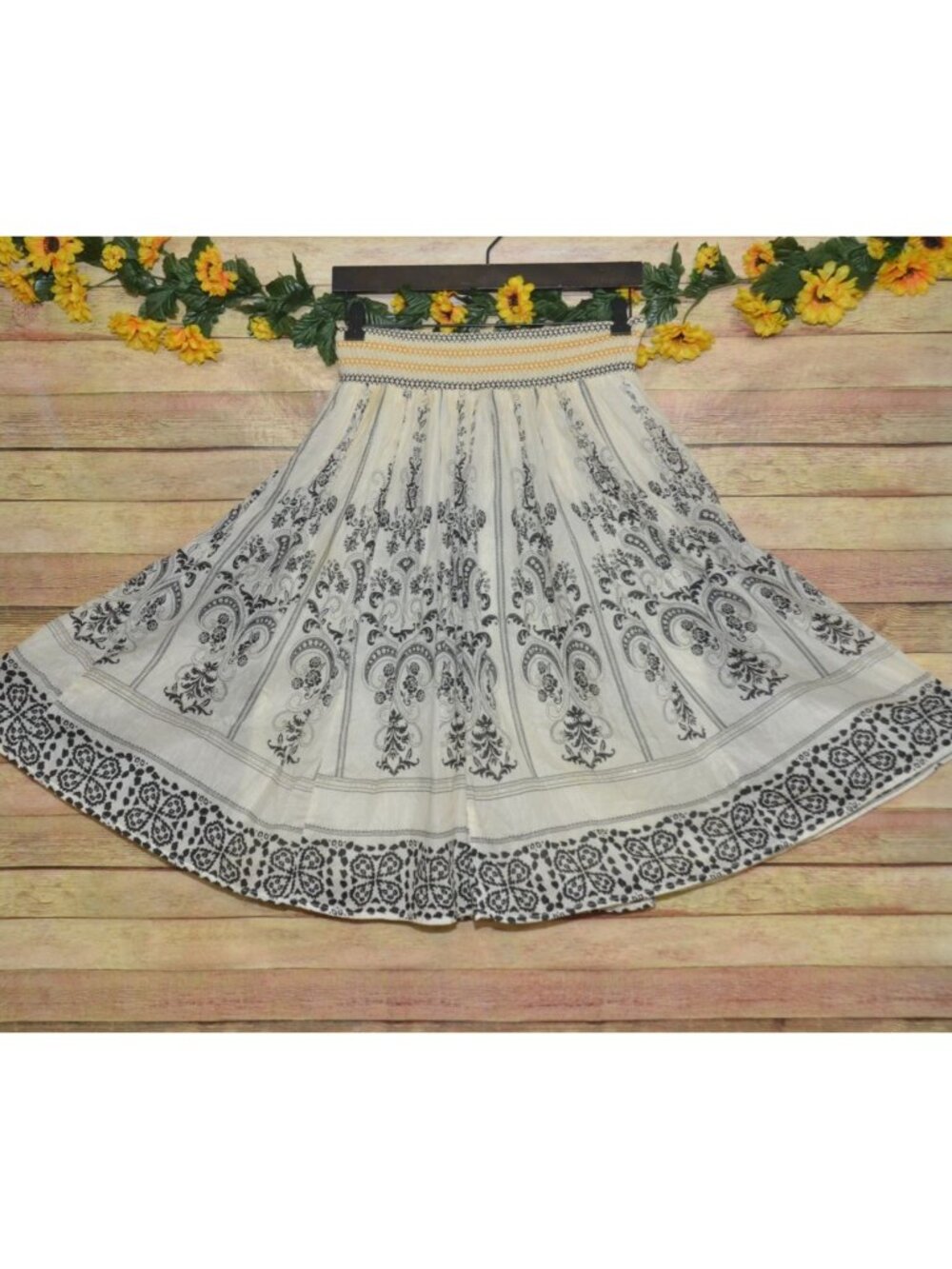 Boho Romeo & Juliet Couture Silk Skirt Size M Black & Cream Floral Shabby Chic